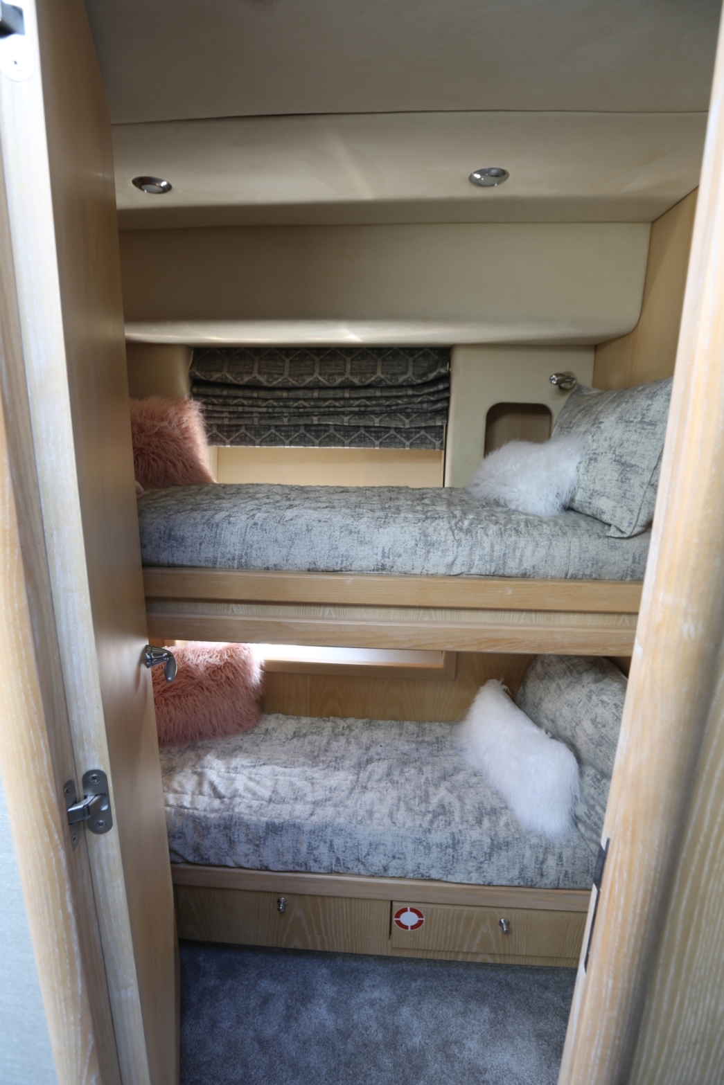 Guest bunk cabin