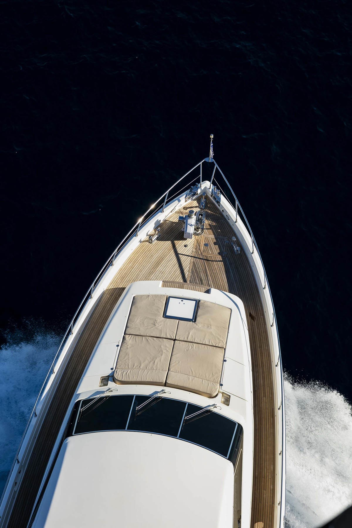 The 25m Yacht MYTHOS