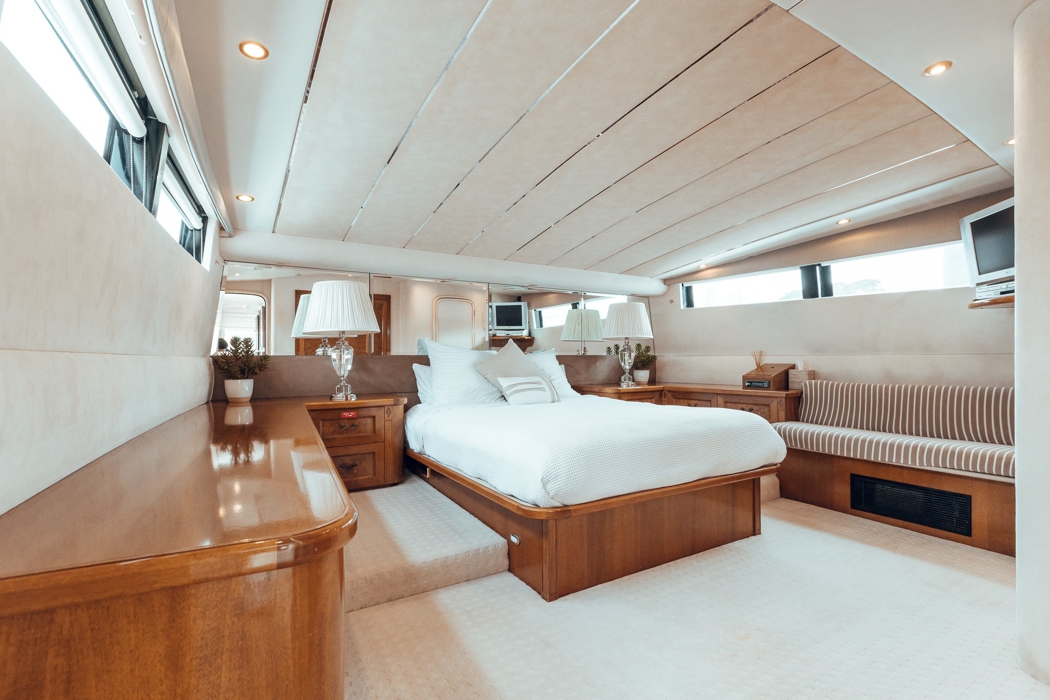 Guest cabin upper deck forward