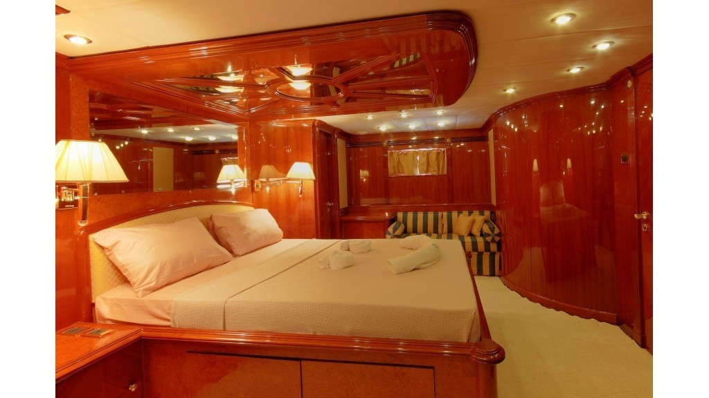 The 32m Yacht DREAM YACHT