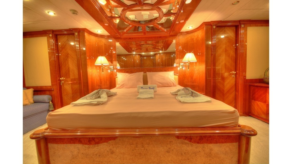 The 32m Yacht DREAM YACHT