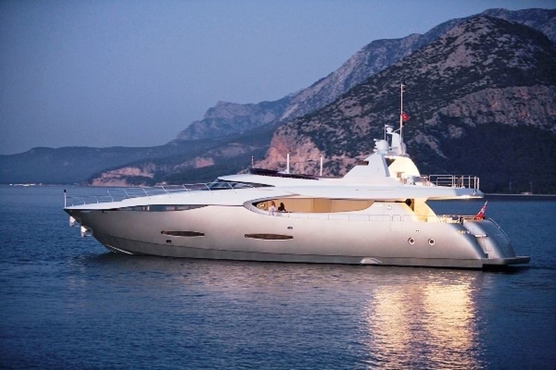 The 32m Yacht NEW VOGUE