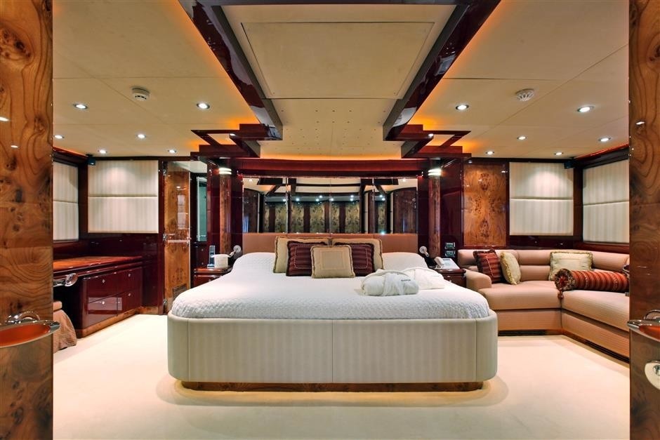 The 35m Yacht MELANYA