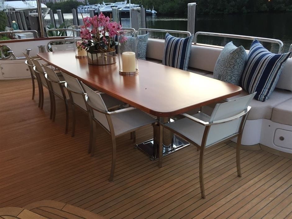 TAIL LIGHTS Yacht Charter Details, Azimut CHARTERWORLD Luxury Superyachts