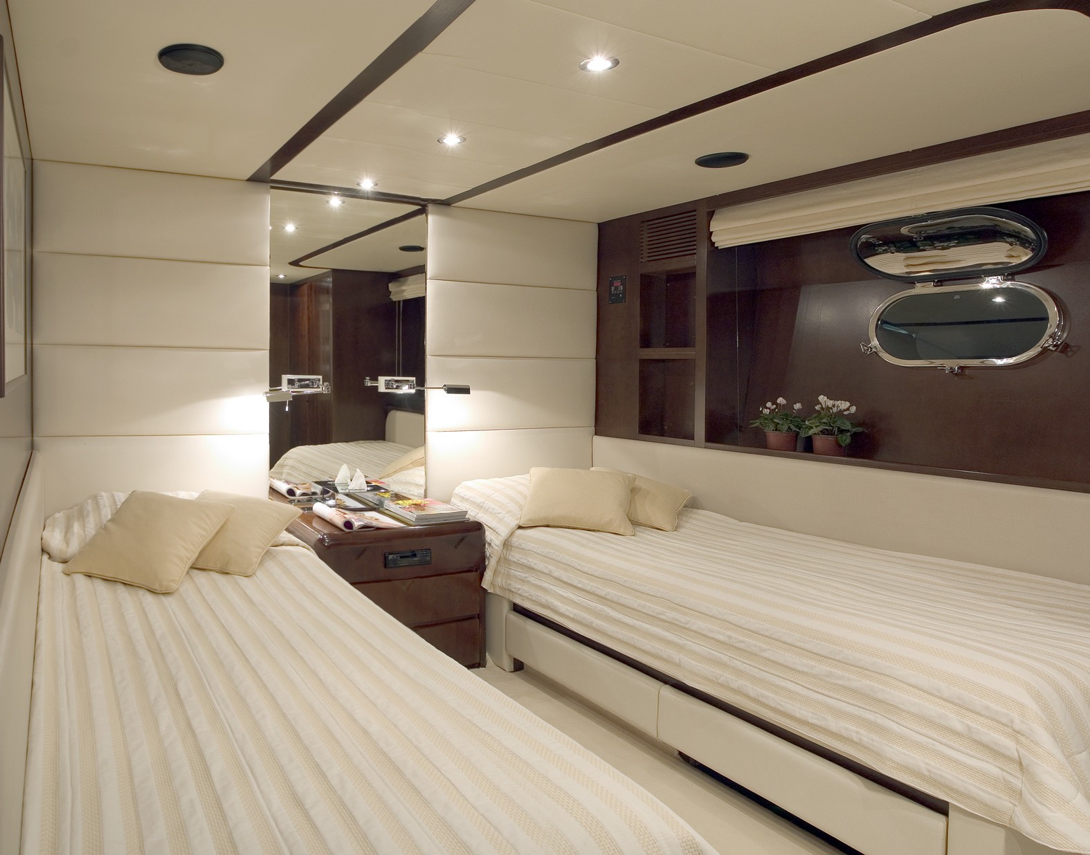 Twin Bed Cabin On Board Yacht LET IT BE