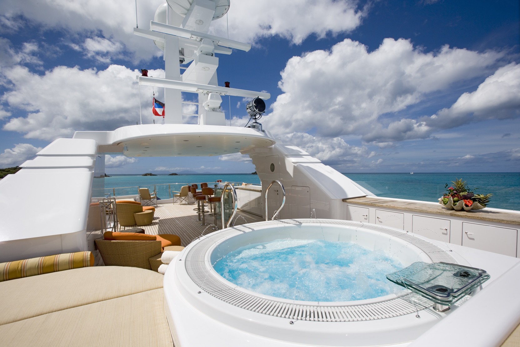 Jacuzzi Pool On Board Yacht PERLE BLEUE