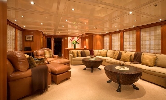 Profile: Yacht MILK AND HONEY's Saloon Image