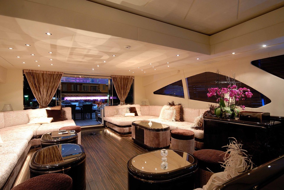 Profile: Yacht AFRICAN CAT's Saloon Photograph