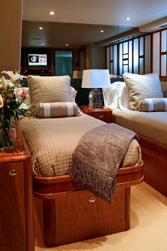 Twin Bed Cabin Aboard Yacht ENDLESS SUMMER