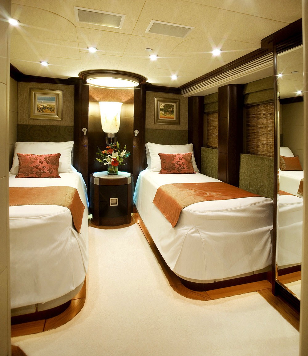 DE LISLE III Yacht Charter Details, Gulf Craft CHARTERWORLD Luxury Superyachts