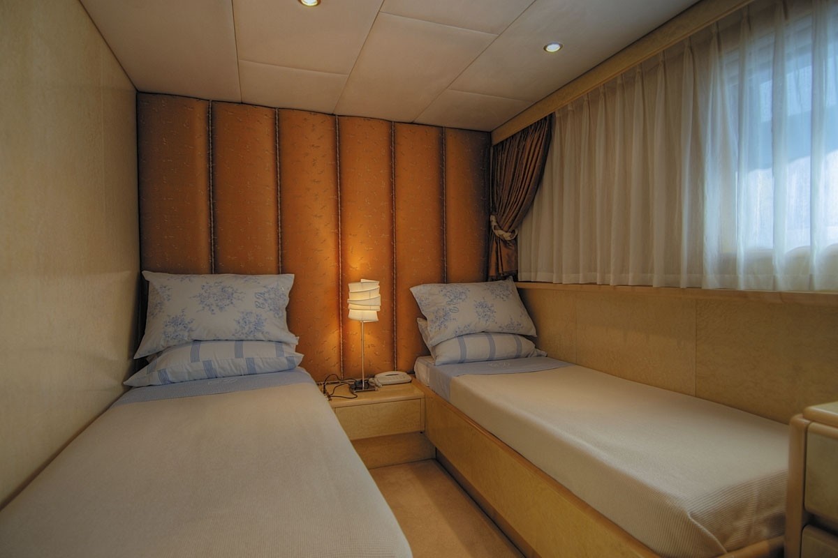 Twin Bed Cabin Aboard Yacht CD TWO