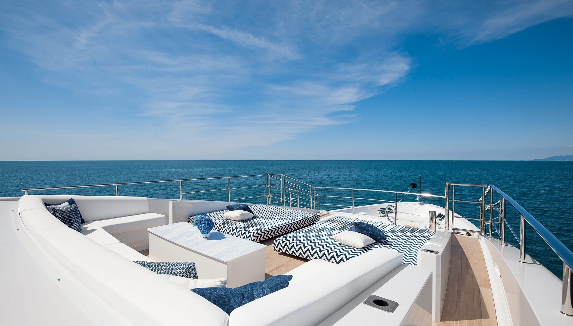 Benetti Veloce 140 foredeck sunpads and jacuzzi