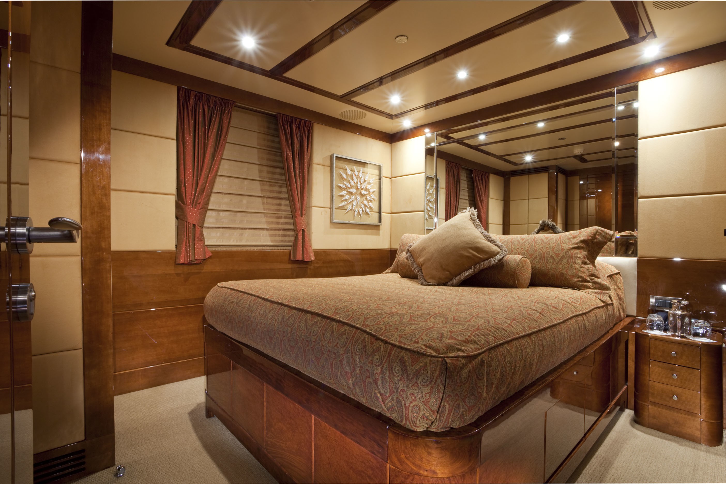 Guest's Cabin On Yacht COCO VIENTE