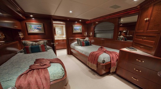 Twin Bed Cabin On Yacht RELENTLESS