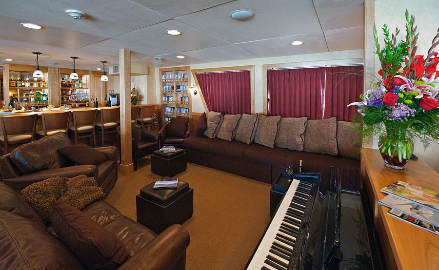 Saloon Including Music Piano On Yacht SAFARI EXPLORER