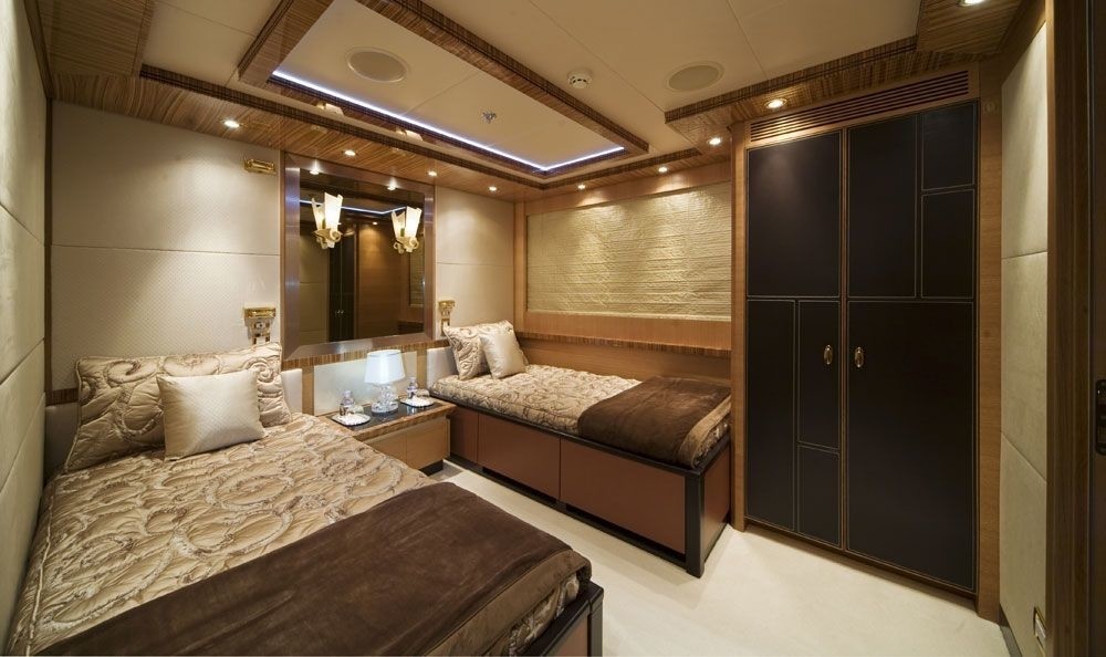 Twin Bed Cabin Aboard Yacht HOKULANI