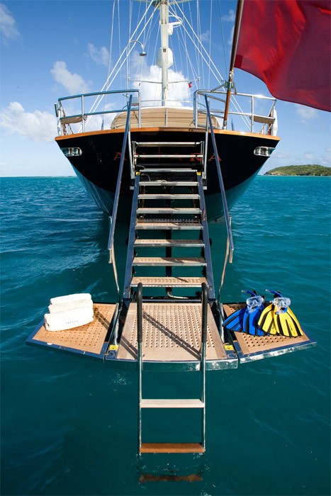 Forward Aspect: Yacht ANTARA's Swimming Landing Image