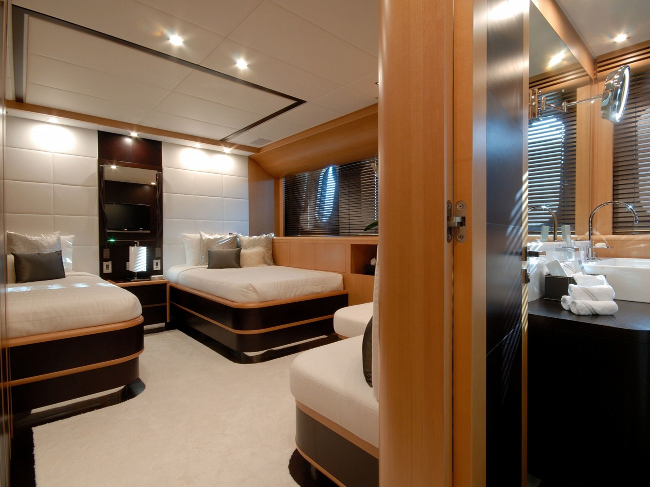 Twin Bed Cabin On Yacht PURE ONE