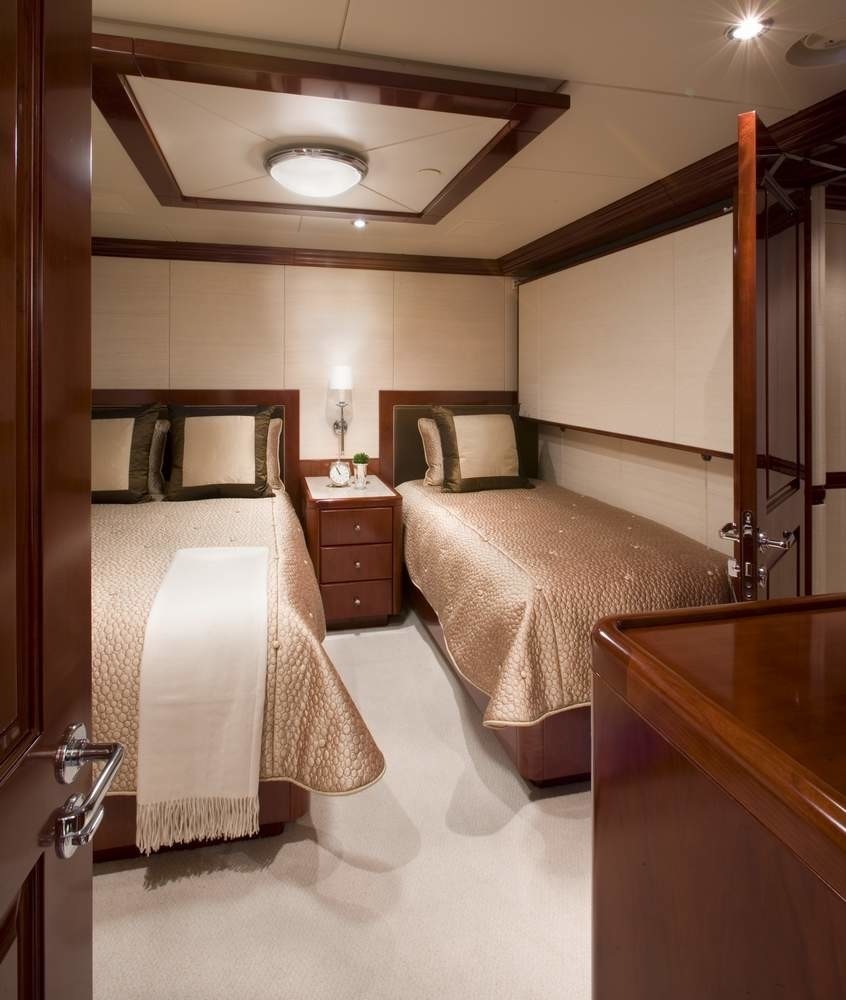 Twin Bed Cabin On Yacht NO COMMENT