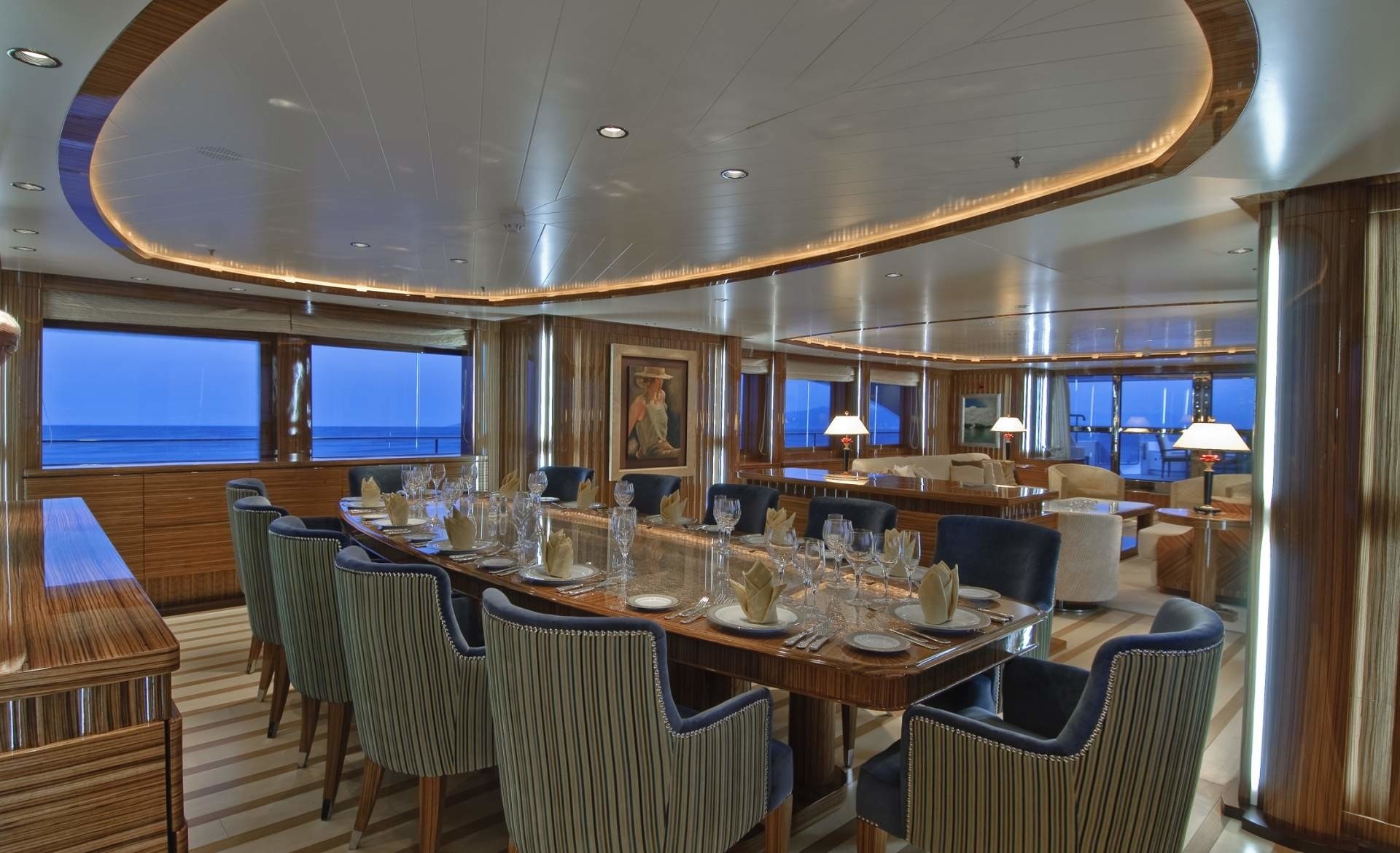 Aspect: Yacht O'NEIRO's Eating/dining Saloon Image