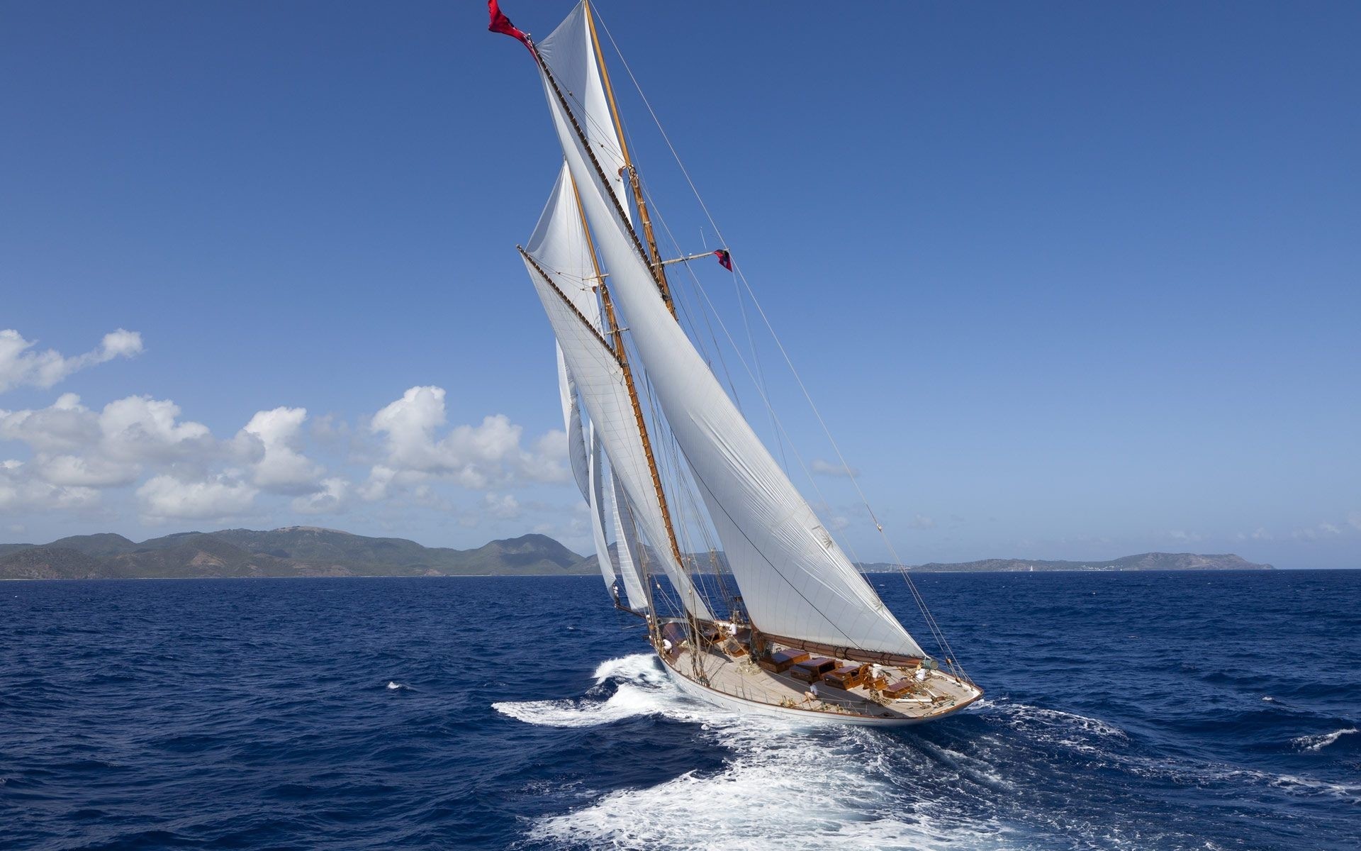 Changing Course: Yacht ELENA's Cruising Pictured