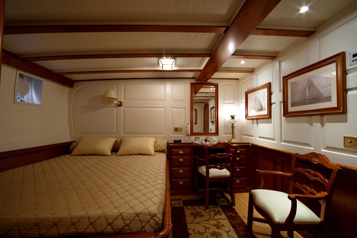 Aspect: Yacht ELENA's Guest's Cabin Photograph