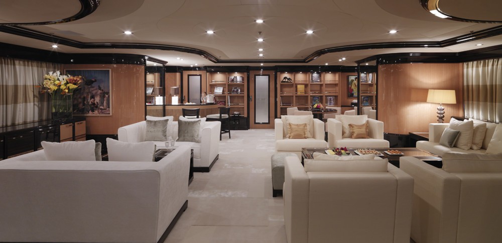 main saloon with plenty of lounging possibilities to relax