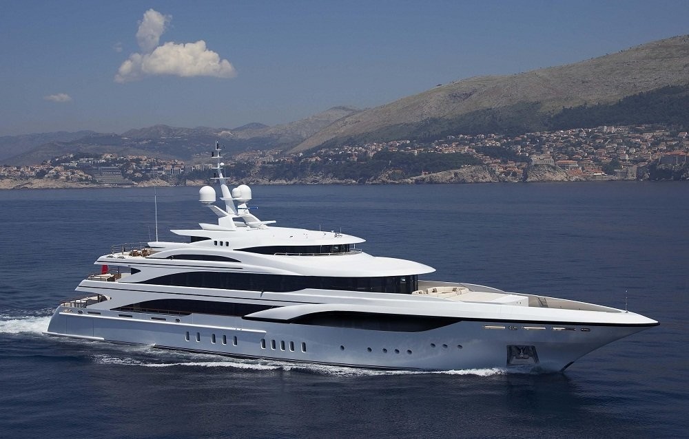 60m Custom Benetti Superyacht profile