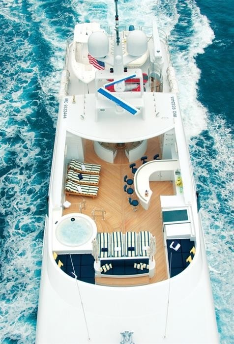 The 60m Yacht MUSTIQUE