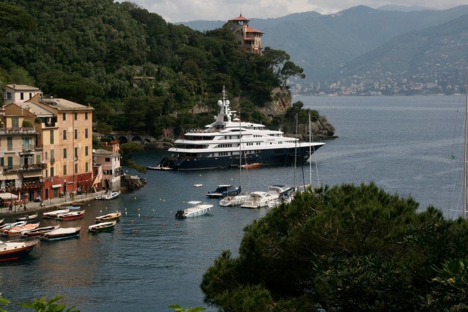 The 70m Yacht FREEDOM