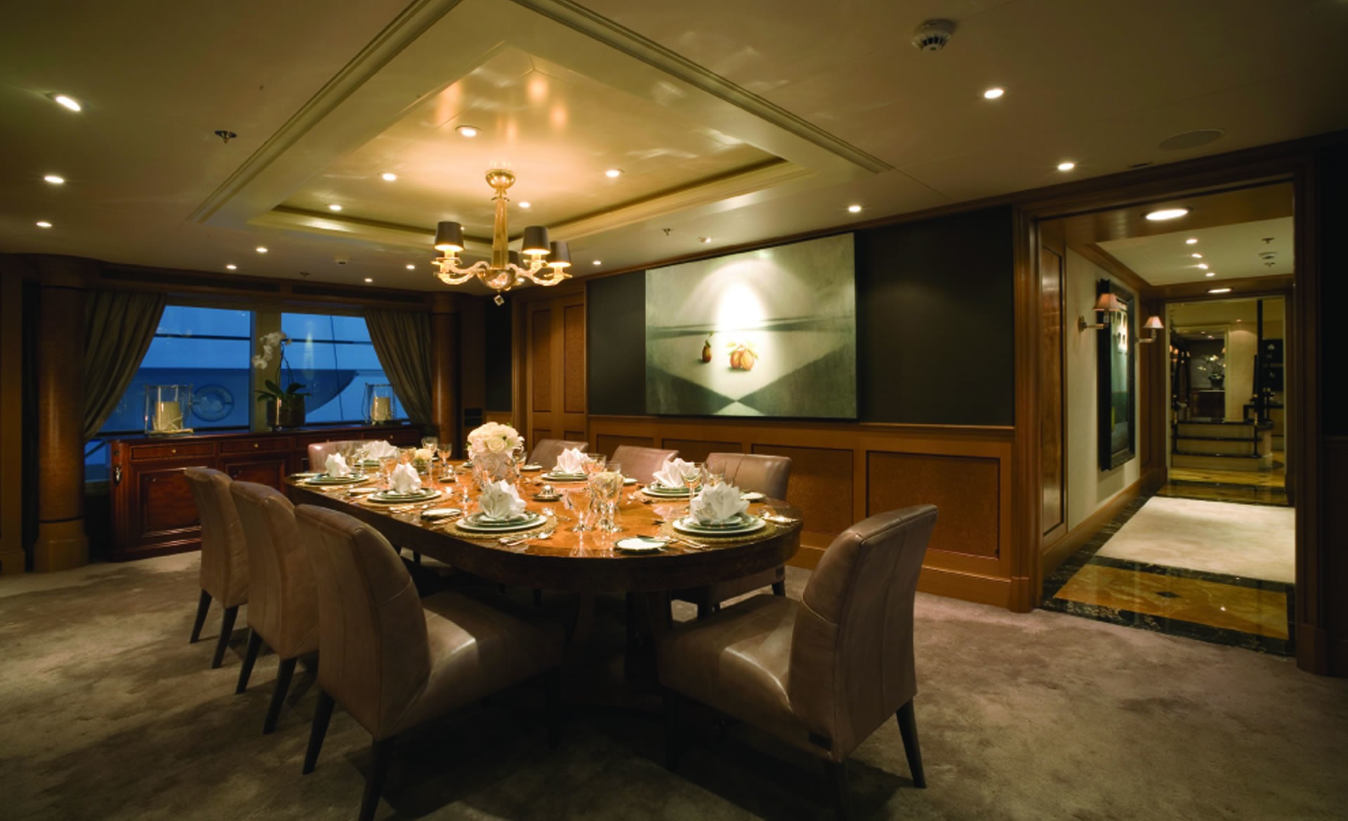 Formal Eating/dining On Yacht UTOPIA