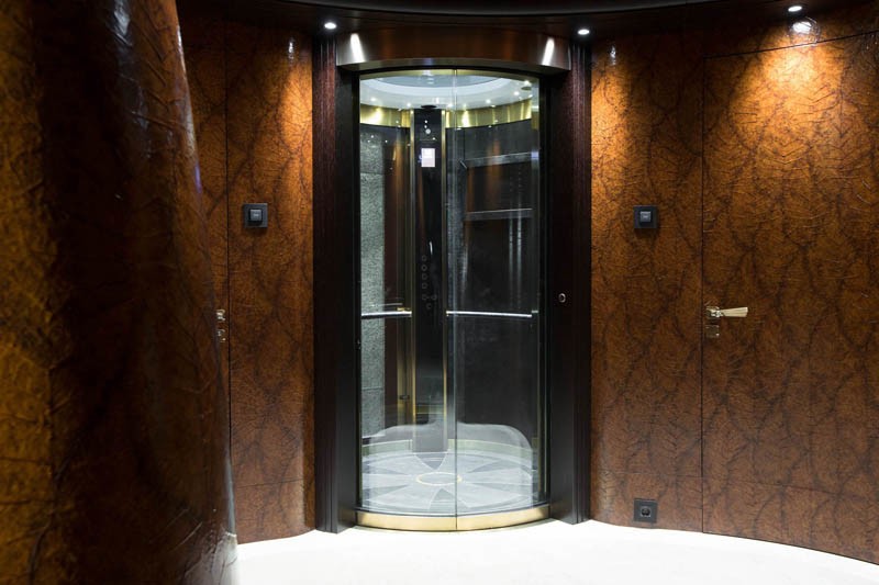 Guest Elevator