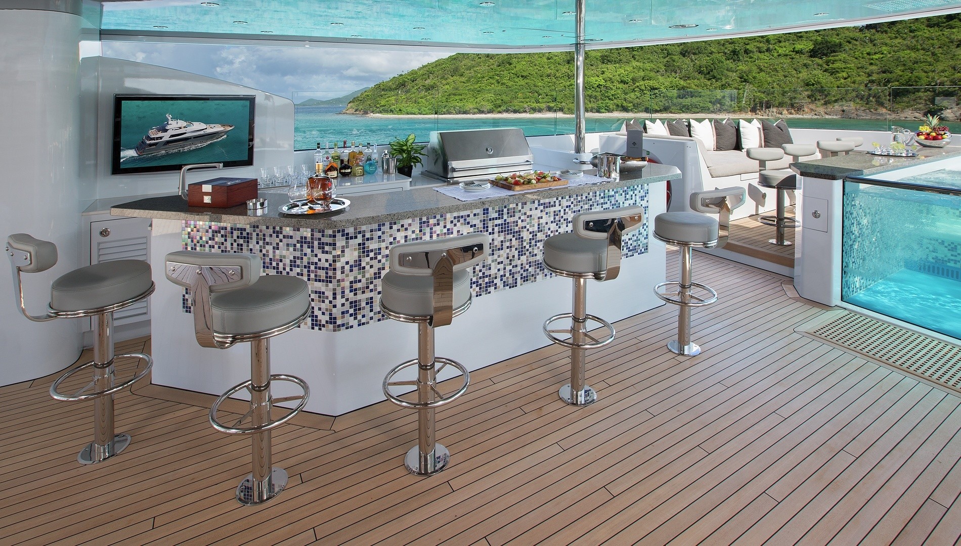 Sun Deck Bar With Barbecue