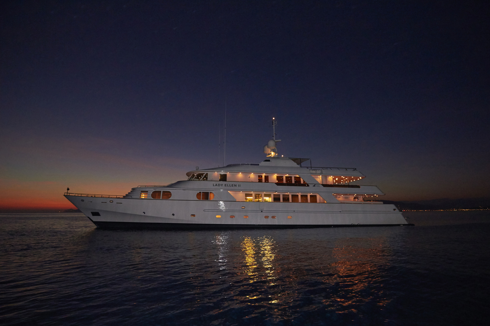 CRN Ancona Motor Yacht LADY ELLEN II - Profile By Night