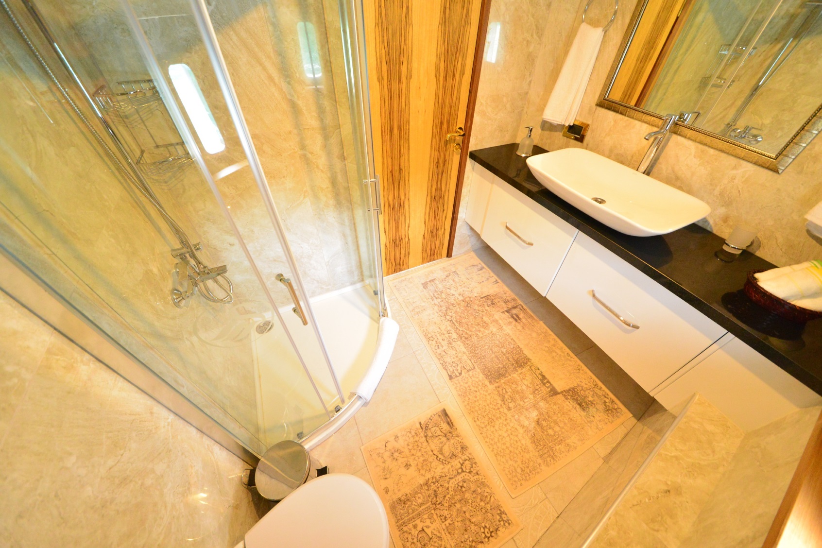 Ensuite With Shower