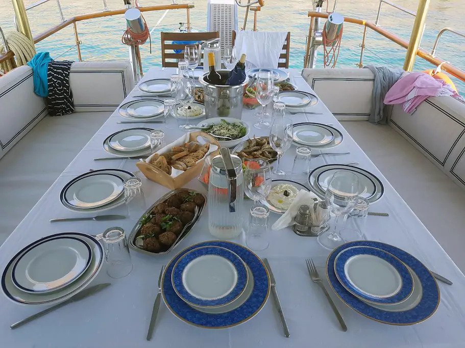 Aft Deck Dining Alfresco