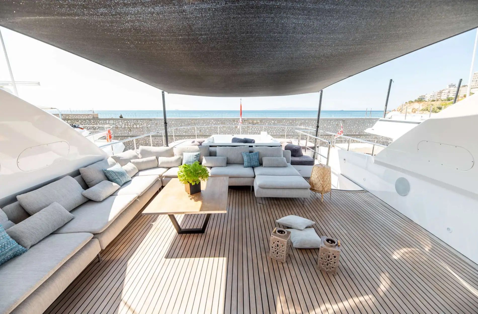 Sun Deck Lounge