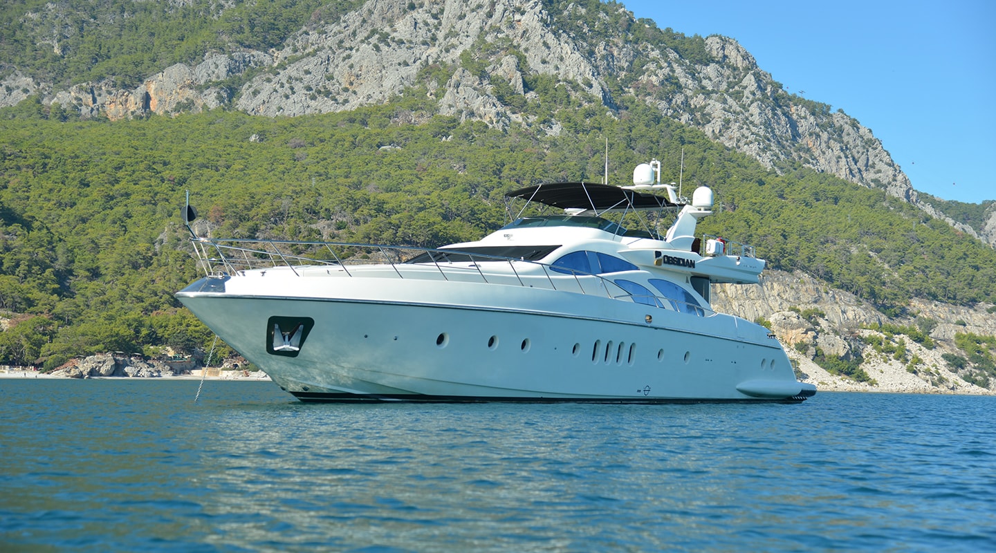 Luxury yacht OBSIDIAN