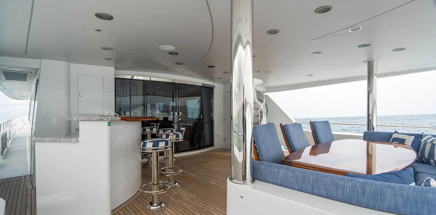 Aft Deck Seating And Bar