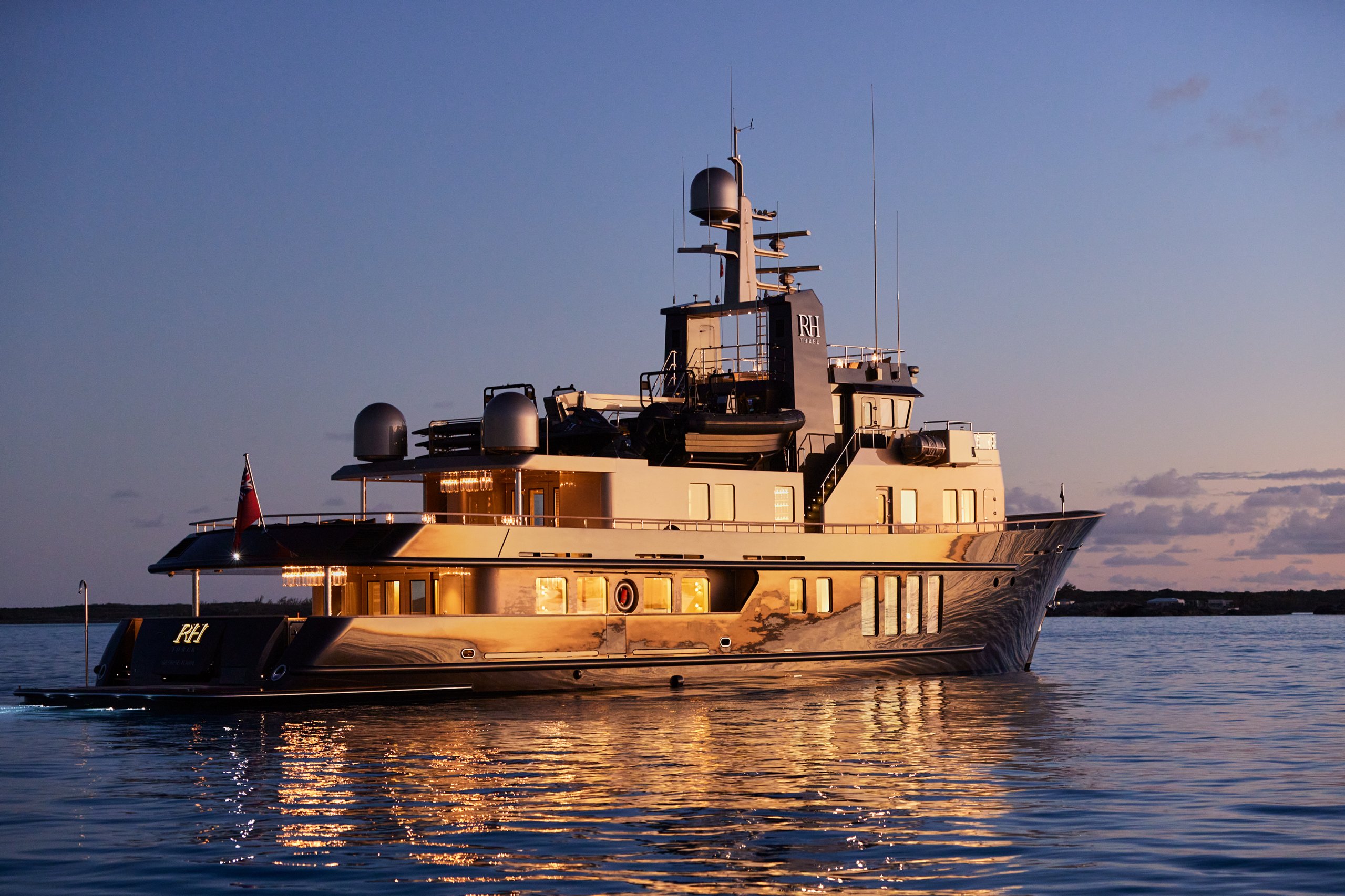 Luxury yacht RH THREE
