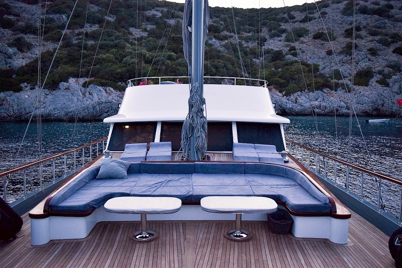 Foredeck Sunpads And Seating