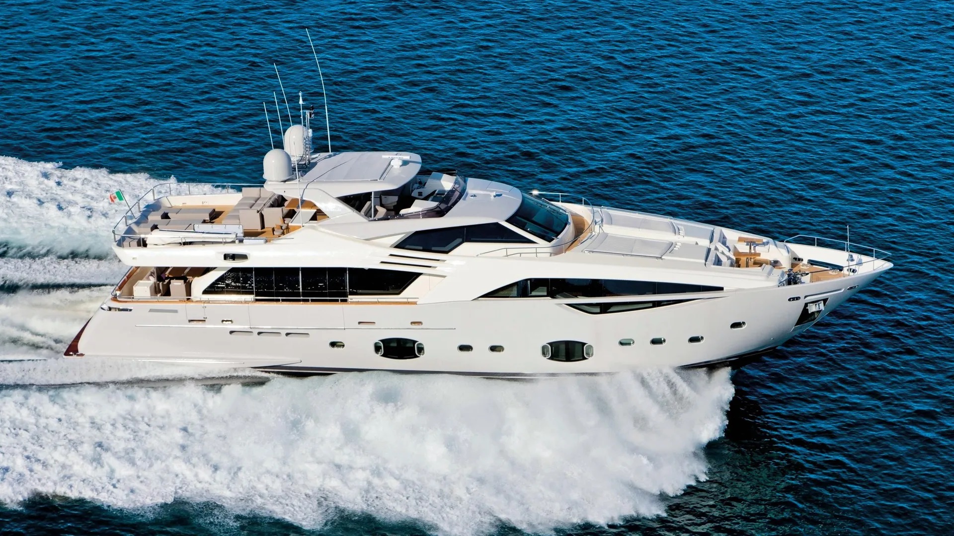 Luxury yacht INFINITAS