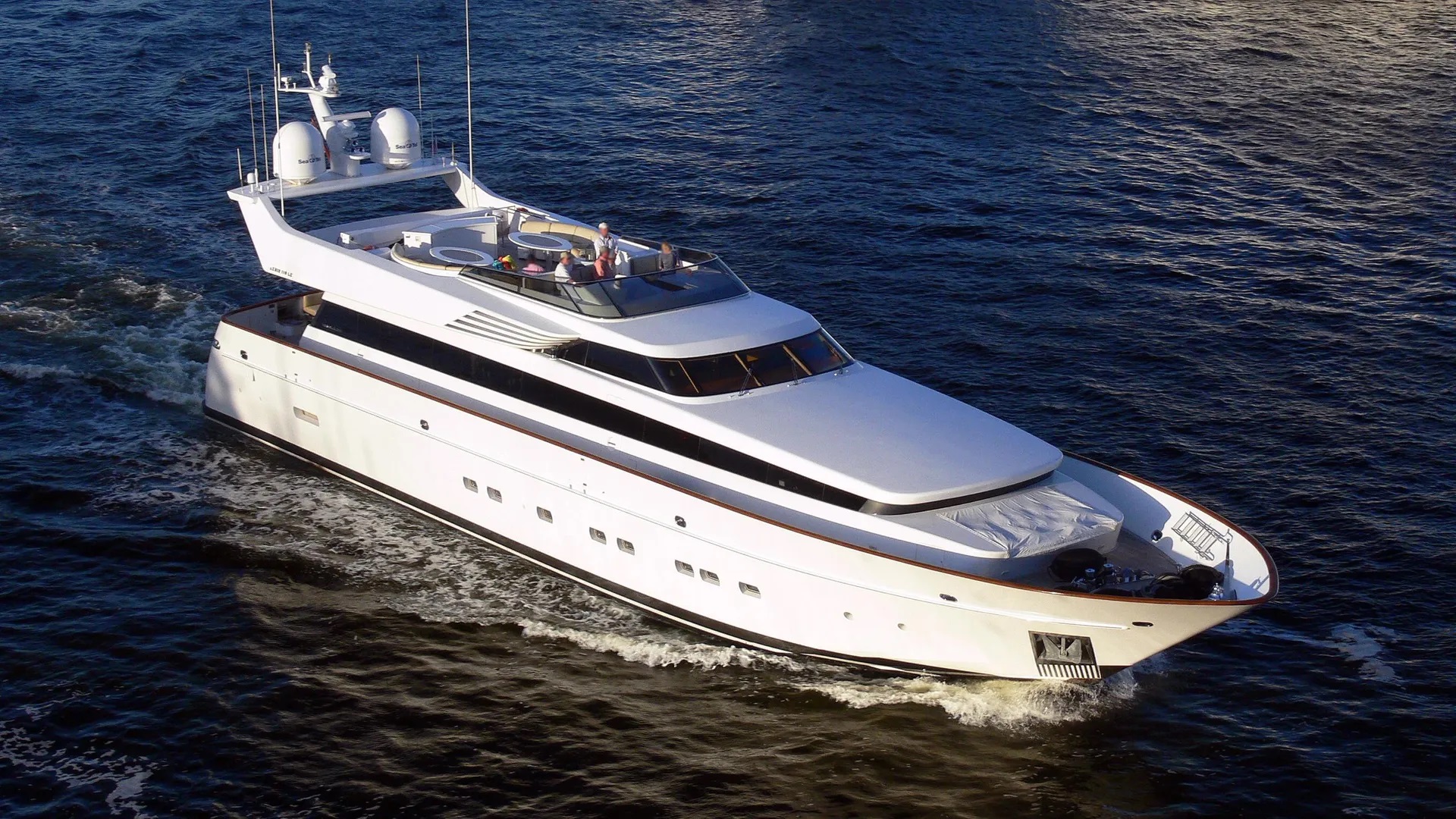 Luxury yacht LUNASEA