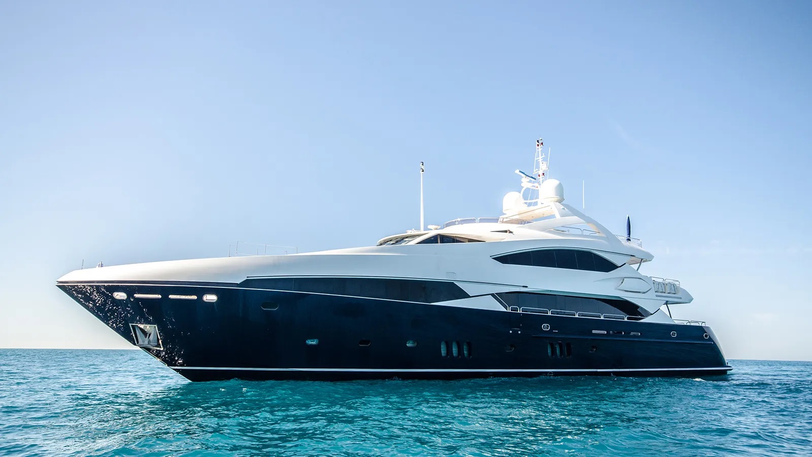 Luxury yacht MAMMI MAMMI