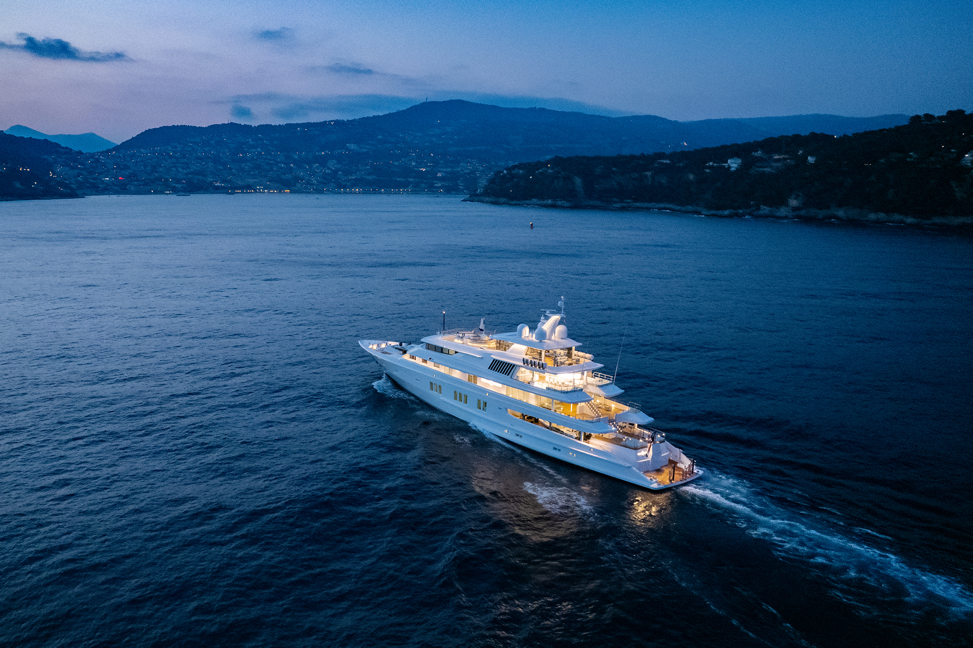 72m custom luxury yacht