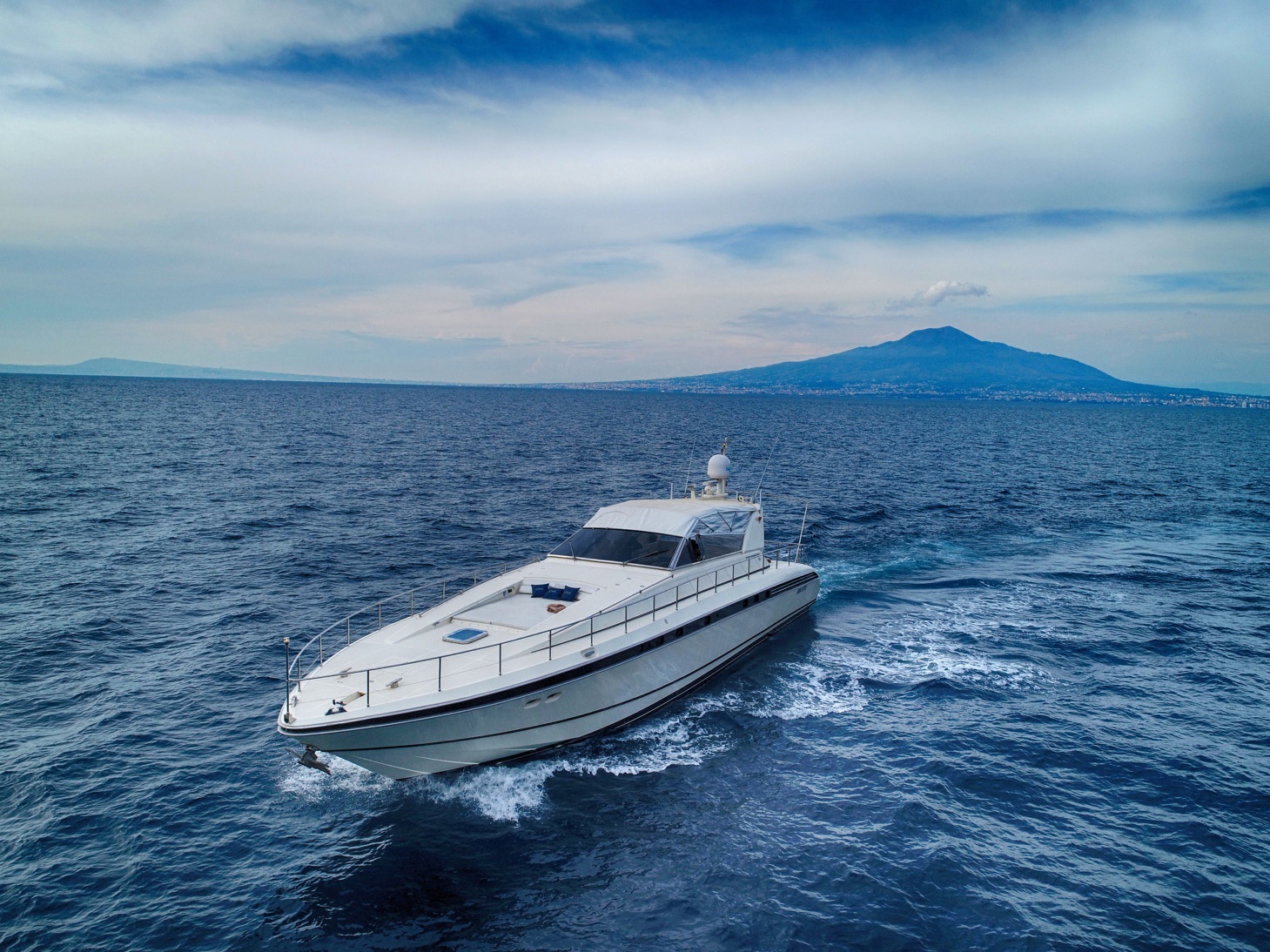 Luxury yacht CIKILA