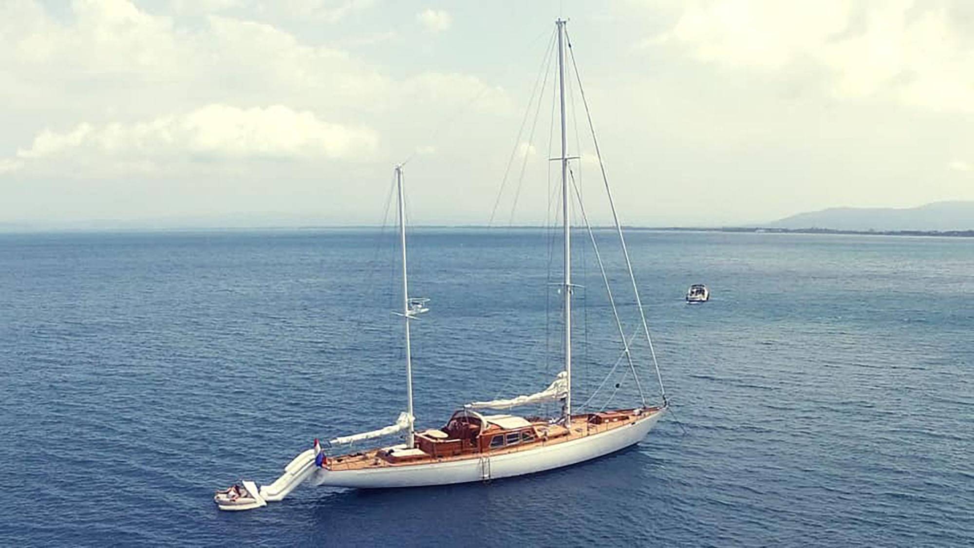 Luxury yacht MAGDALUS II