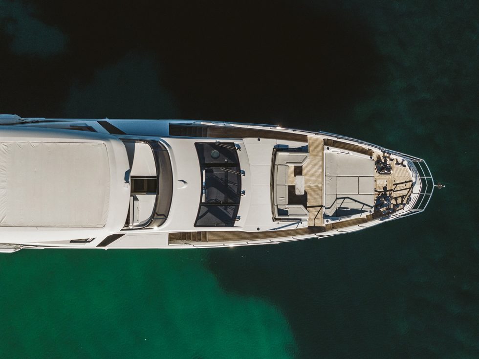 Luxury yacht VOLANTE