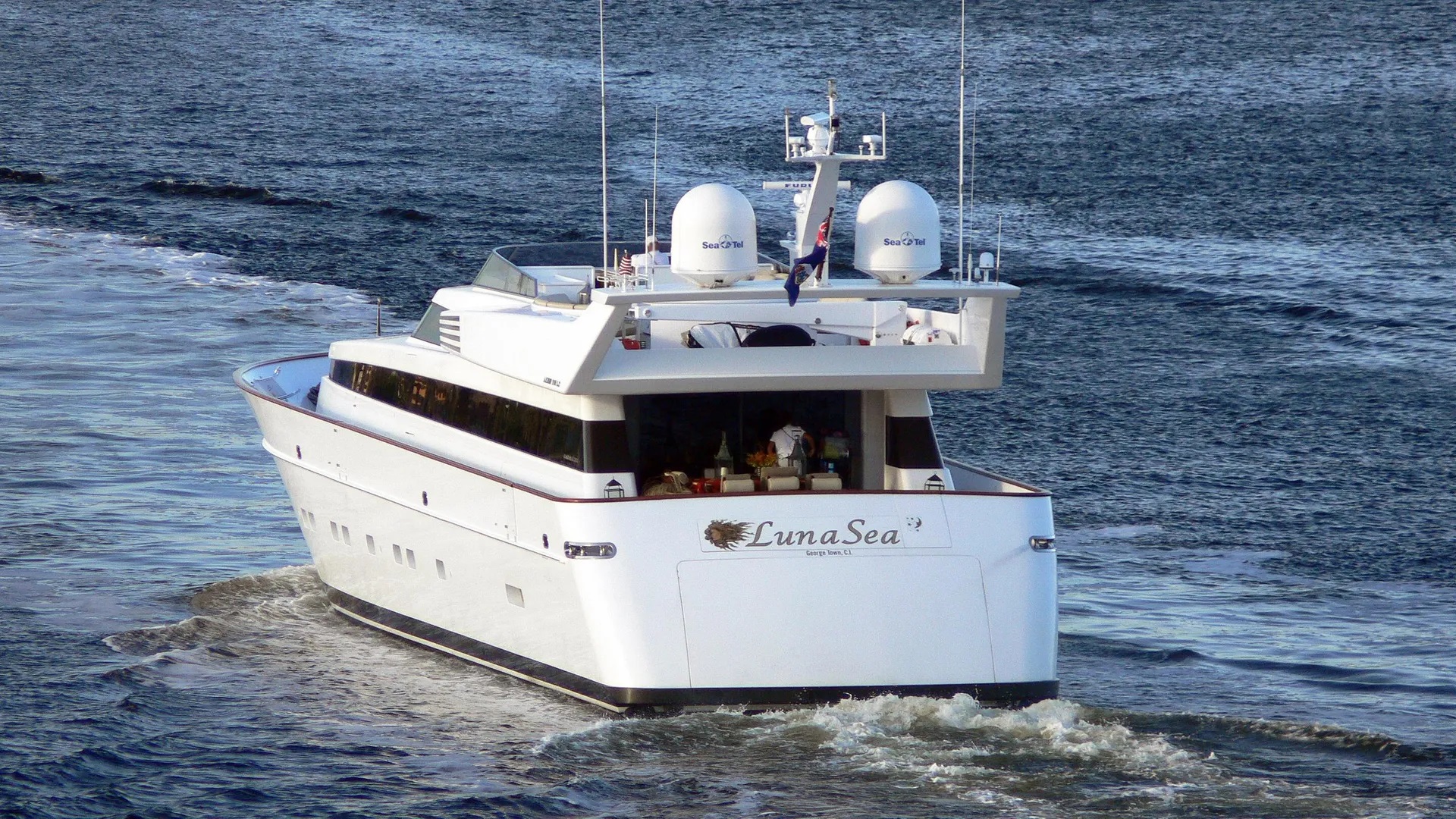 Motor yacht LUNASEA