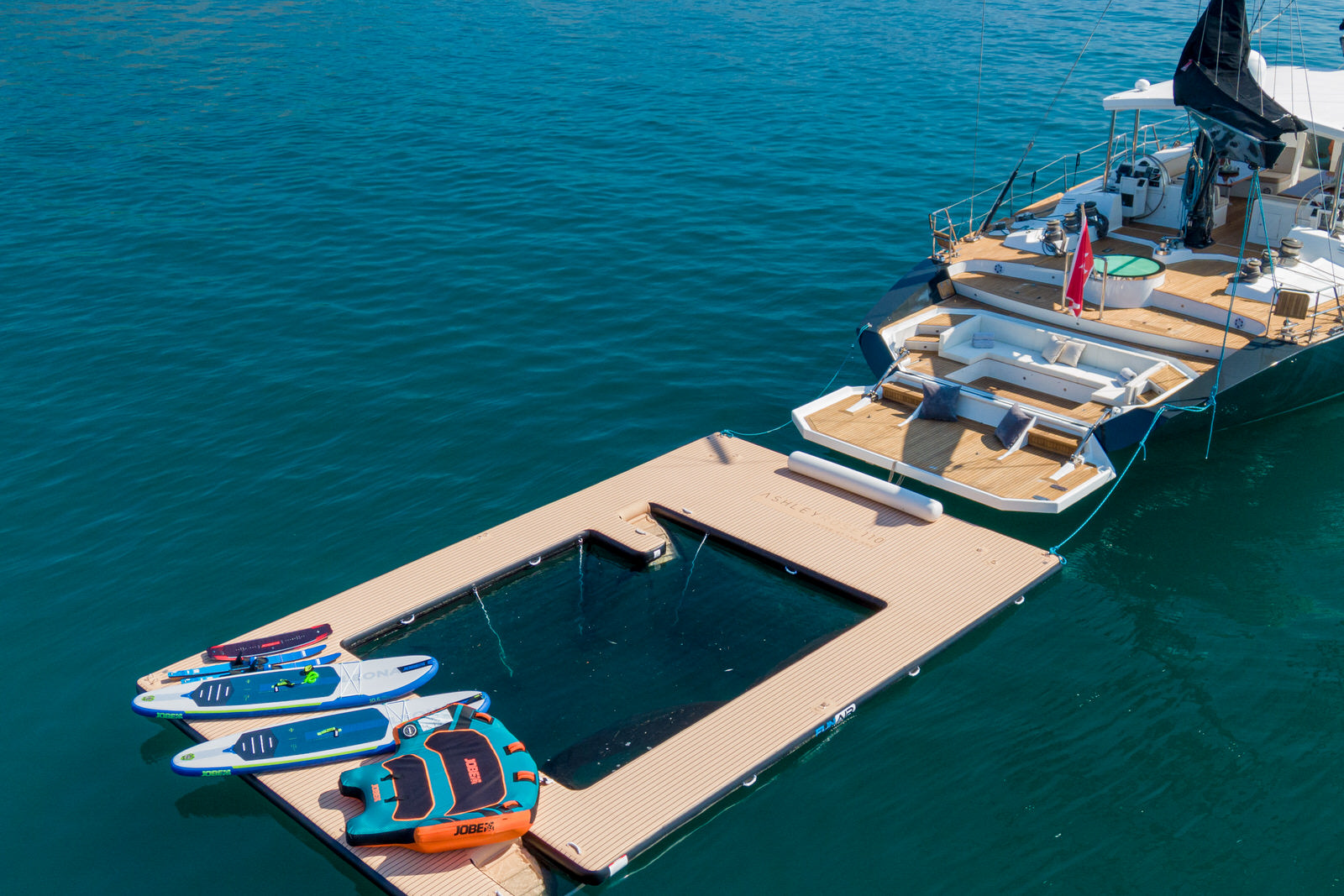 Luxury yacht ASHLEYROSE 110